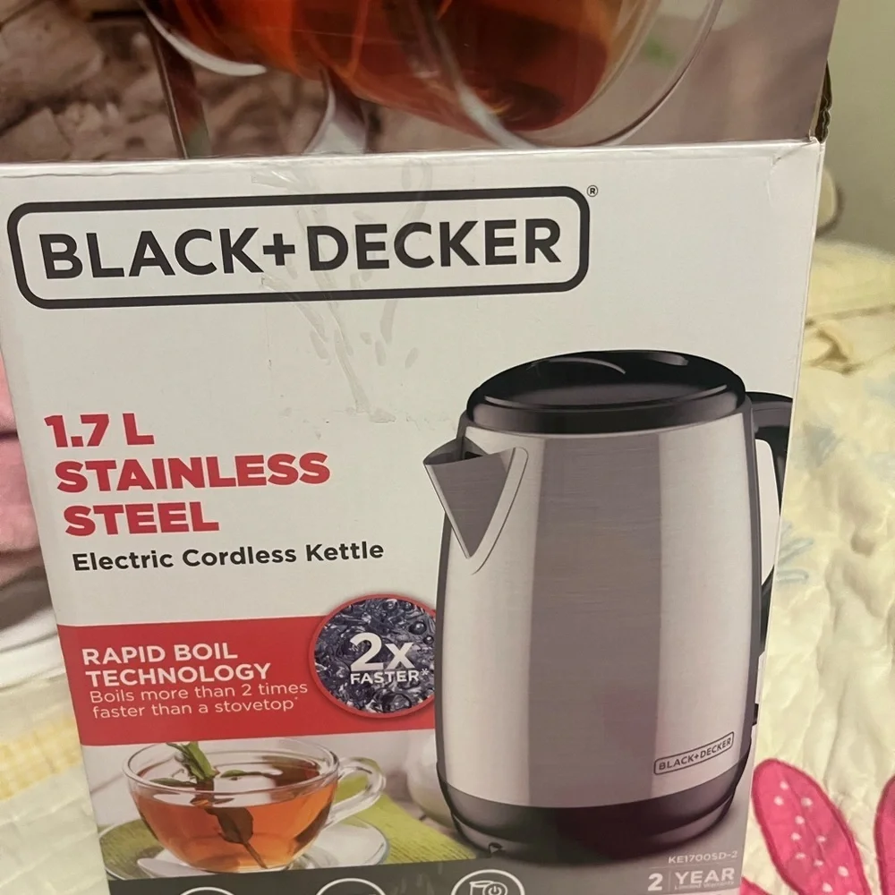 Black & Decker Rapid Boil Stainless Steel Kettle - Silver and‎ Black